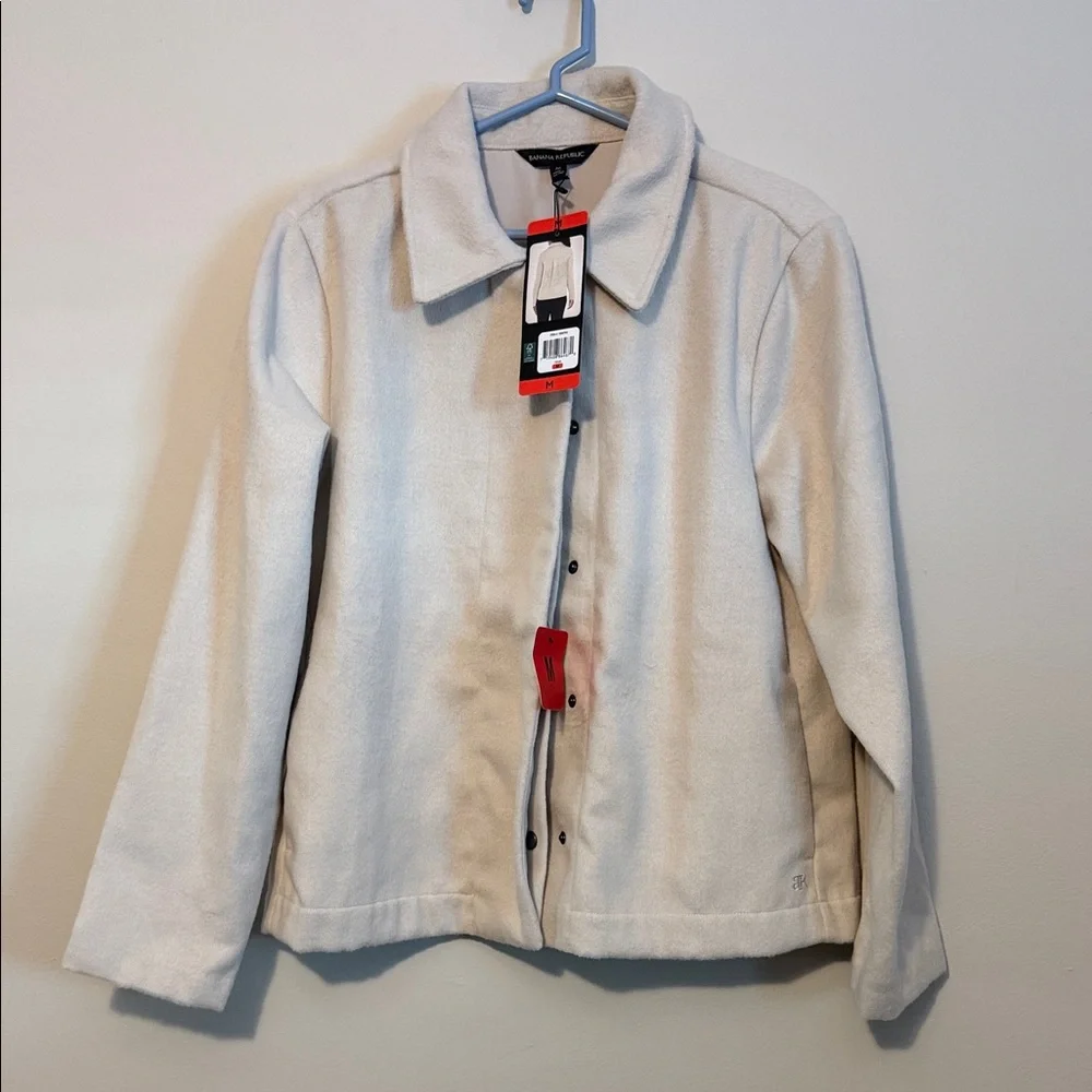 Banana Republic women’s size medium cream snap jacket. NWT Great - Picture 2 of 6